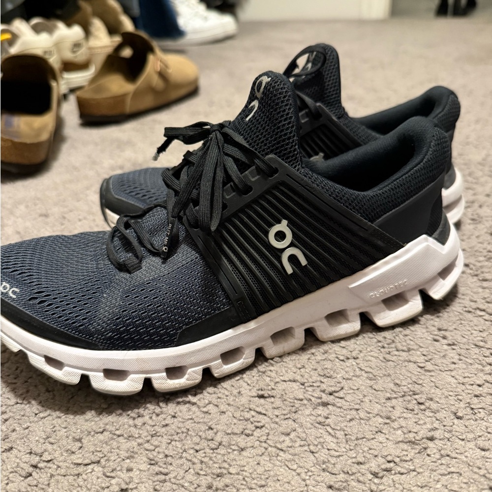 On Running CloudSwift Black Running Shoes